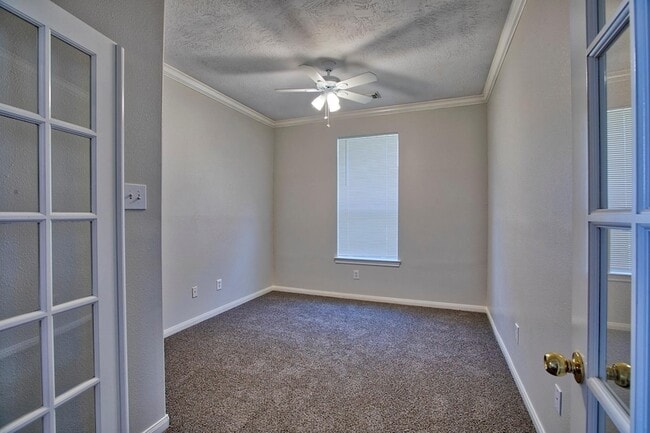 Building Photo - 6715 Village Bridge Dr