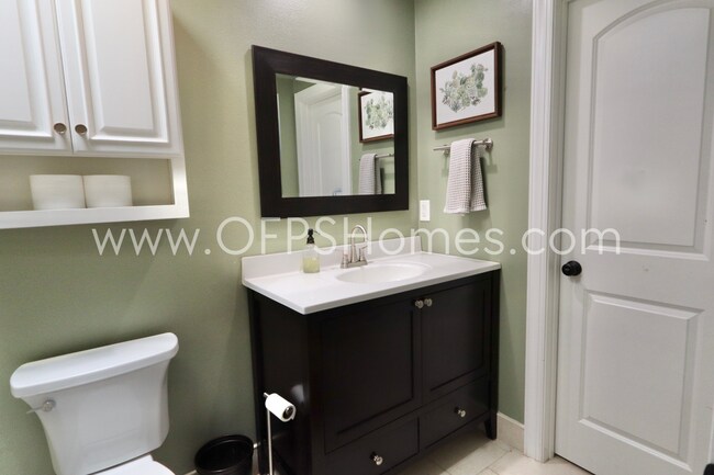 Building Photo - Spacious 5BR/3BA Brick Home in Overbrook