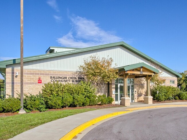 Building Photo - 7121 Bradshaw Ct E