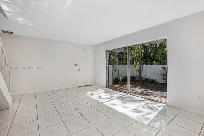 Building Photo - 3517 Loquat Ave