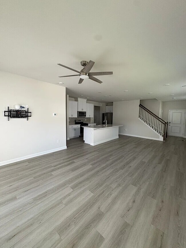 Building Photo - 2700 Grand Mdw Dr
