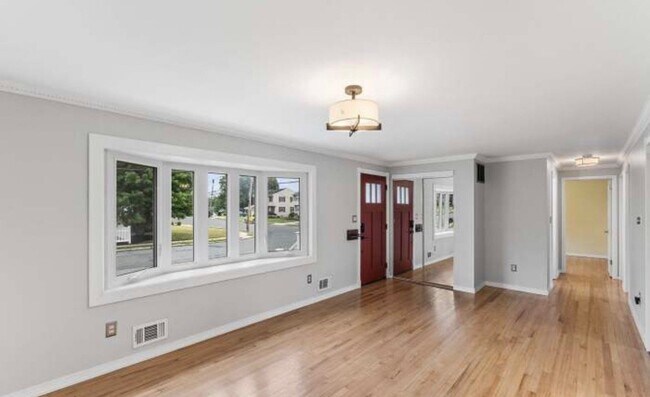 Building Photo - 19 Ashwood Rd