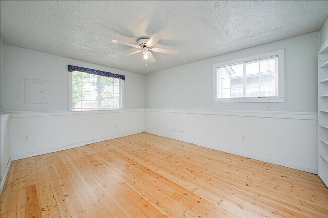 Building Photo - Desirable SE Boise Home Minutes From BSU!