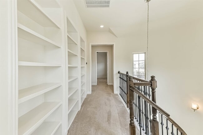 Building Photo - 1752 Monarch Ridge Dr