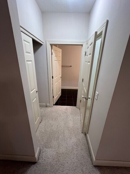 Master Bedroom - 605 Grandview Ct