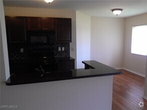 Building Photo - 110 Bennington Dr