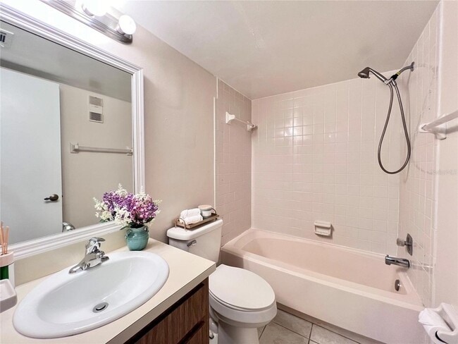 Building Photo - 3283 Westridge Blvd