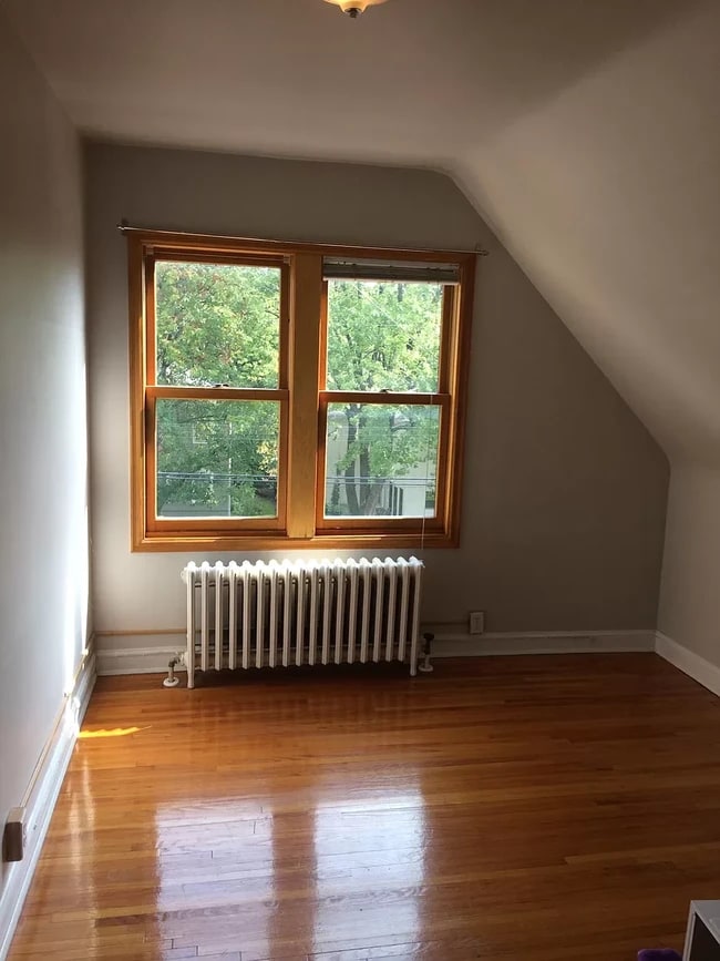 Building Photo - 3535 Irving Ave S