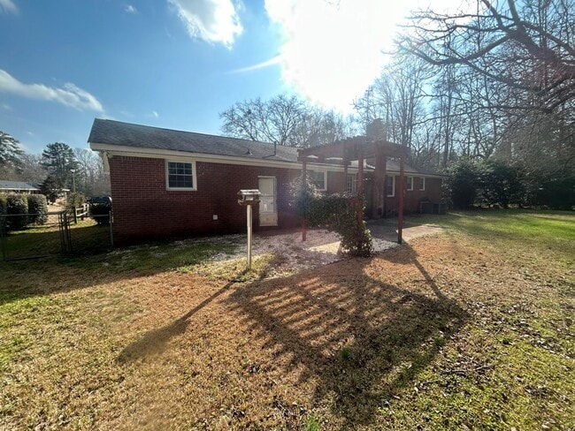 Building Photo - 3220 Woodsen Cir