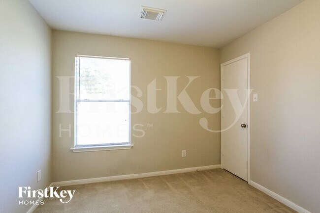 Building Photo - 7318 River Pines Dr