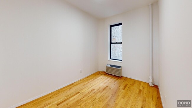 Building Photo - 240 Waverly Pl