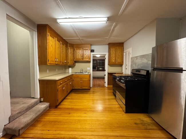 Building Photo - 19 Beecher Terrace