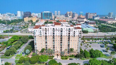Building Photo - 616 Clearwater Park Rd