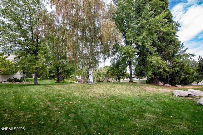 Building Photo - 4953 Lakeridge Terrace W