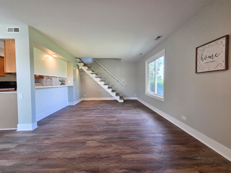 Building Photo - 1672 Cornell Dr