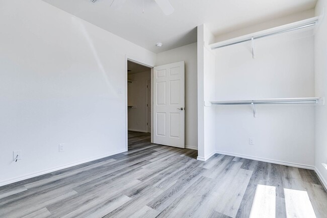 Building Photo - COMING SOON - 2 Bedroom Duplex w/ Modern F...