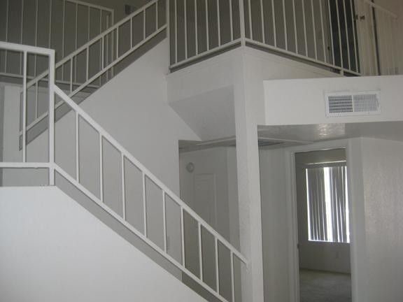 Building Photo - 4828 W Orangewood Ave