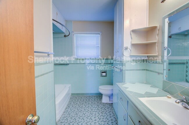 Building Photo - 315 Estates Dr