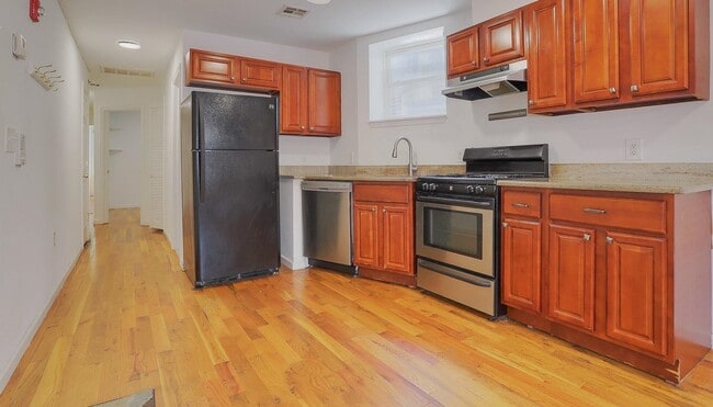 Building Photo - 236 Van Horne St
