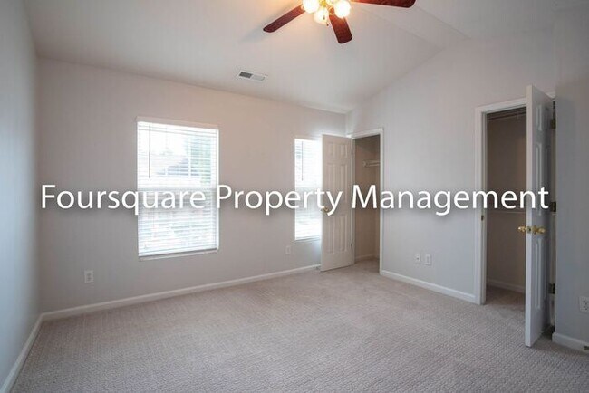 Building Photo - Townhome| Washer/ Dryer Included| Back Pat...