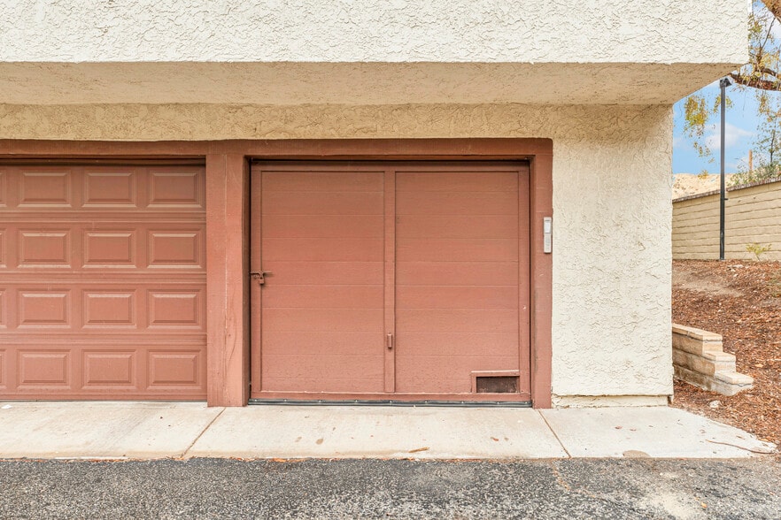 Building Photo - 28010 Tiffany Ln