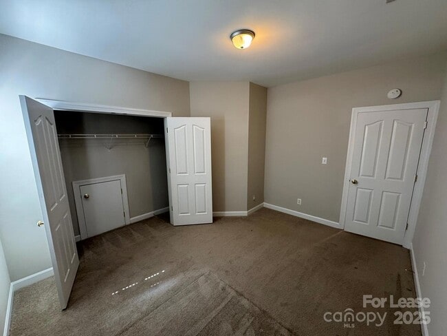 Building Photo - 11432 McGinns Trace Ct