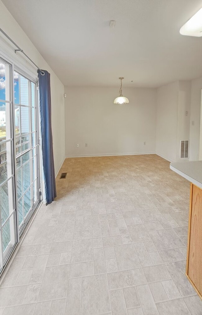 Building Photo - 3074 Esser Pl