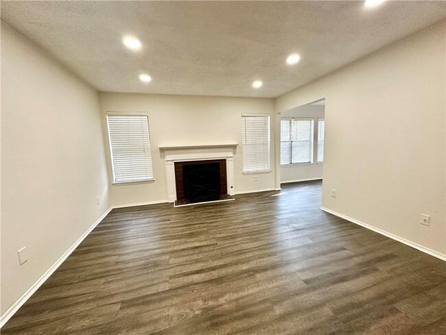 Building Photo - 2301 Huntingdon Chase