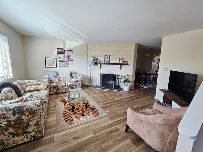 Building Photo - 222 Harvest Dr