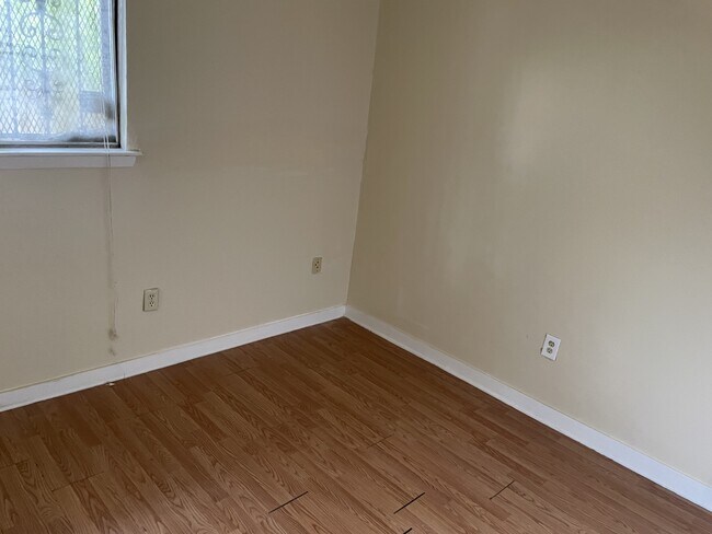 Building Photo - 1483 Wooddell Dr