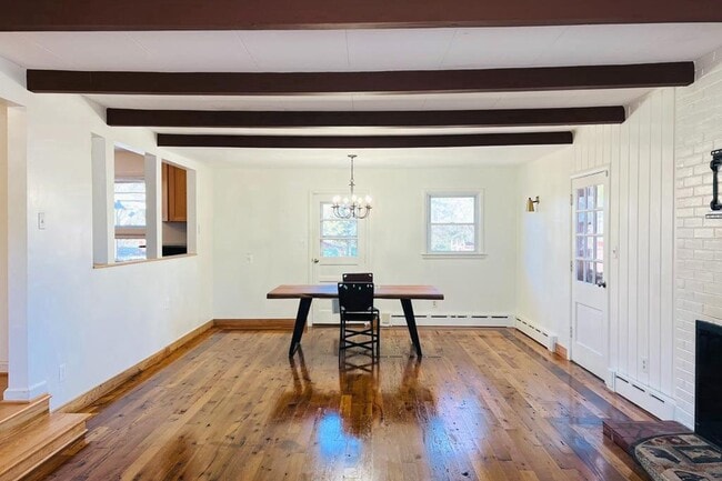 Building Photo - 3900 Laurel Rd