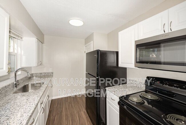 Building Photo - 359 Castlewood Ave