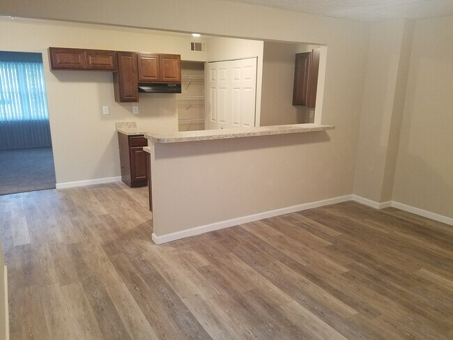 Building Photo - 349 Knollwood Cir