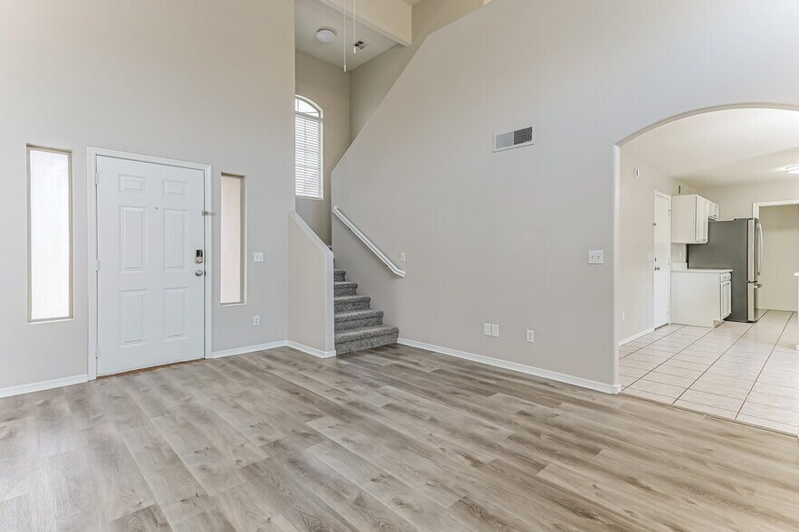 Building Photo - 8802 E University Dr