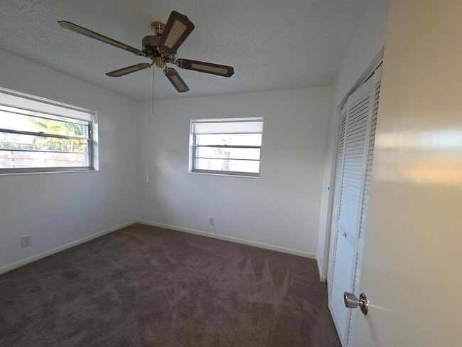 Building Photo - 231 Hibiscus St