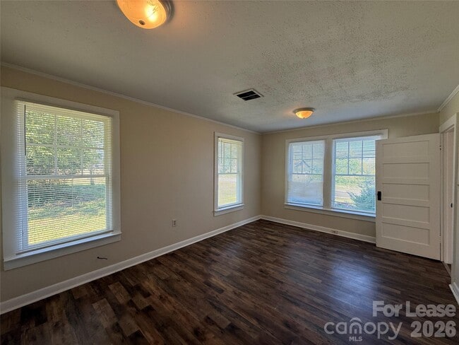 Building Photo - 507 Turnersburg Hwy