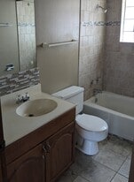 Building Photo - 11003 S Longwood Dr
