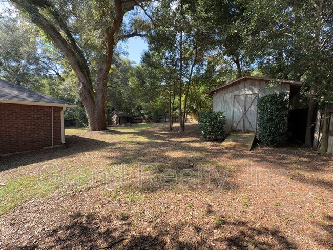 Building Photo - 6464 Outer Dr