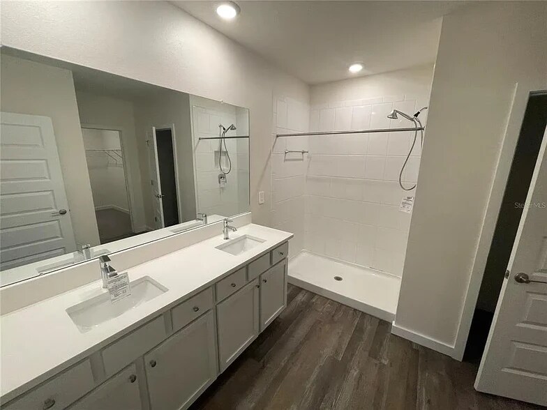 Building Photo - 17205 Barnwood Pl