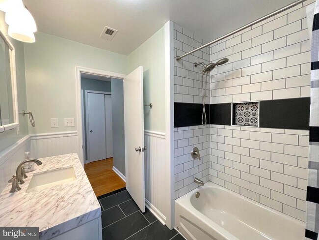 Building Photo - 9457 Boyds Turn Rd