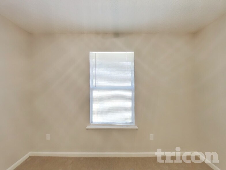 Building Photo - 2750 Archer St