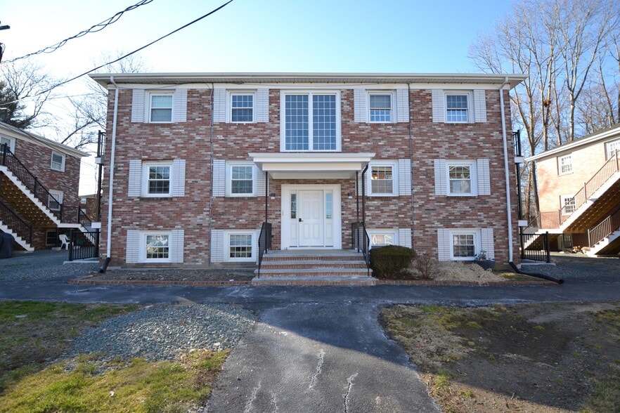 Building Photo - 18 Austin Ct