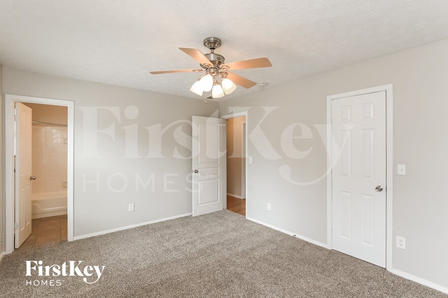 Building Photo - 2145 Sara Ashley Way