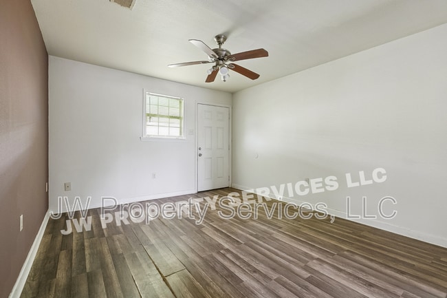Building Photo - 204 Wilker Neal Ave