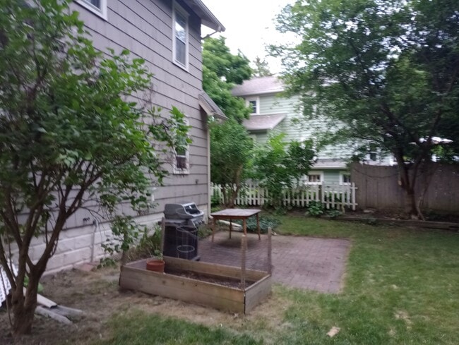 Building Photo - 112 Alden St