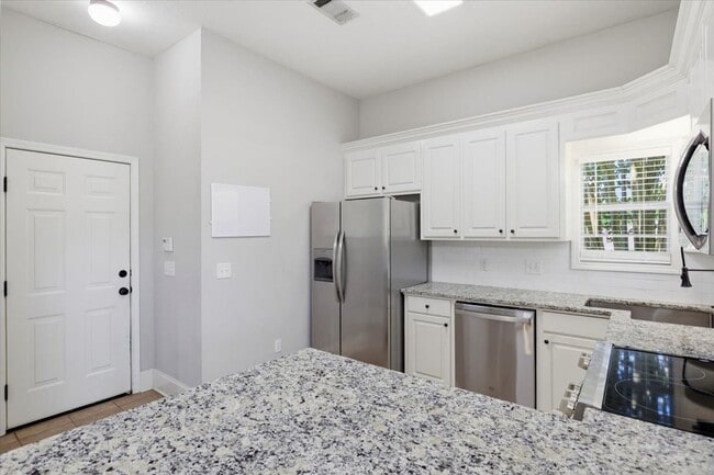 Building Photo - Charming Brandon Home for Rent