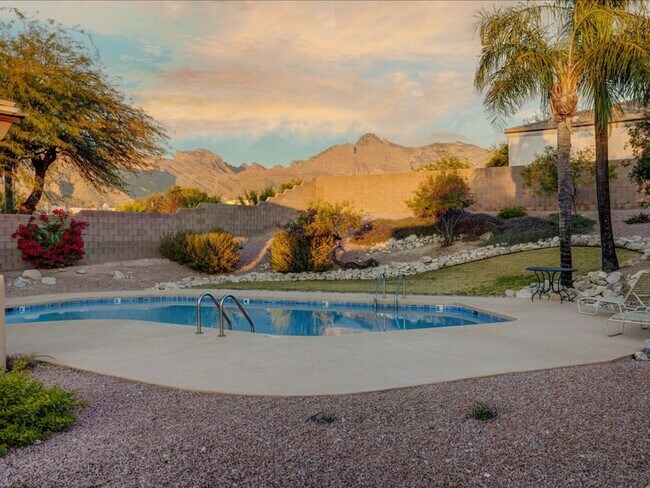 Building Photo - Beautiful 2-Bedroom, 2-Bath Home with Community Pool