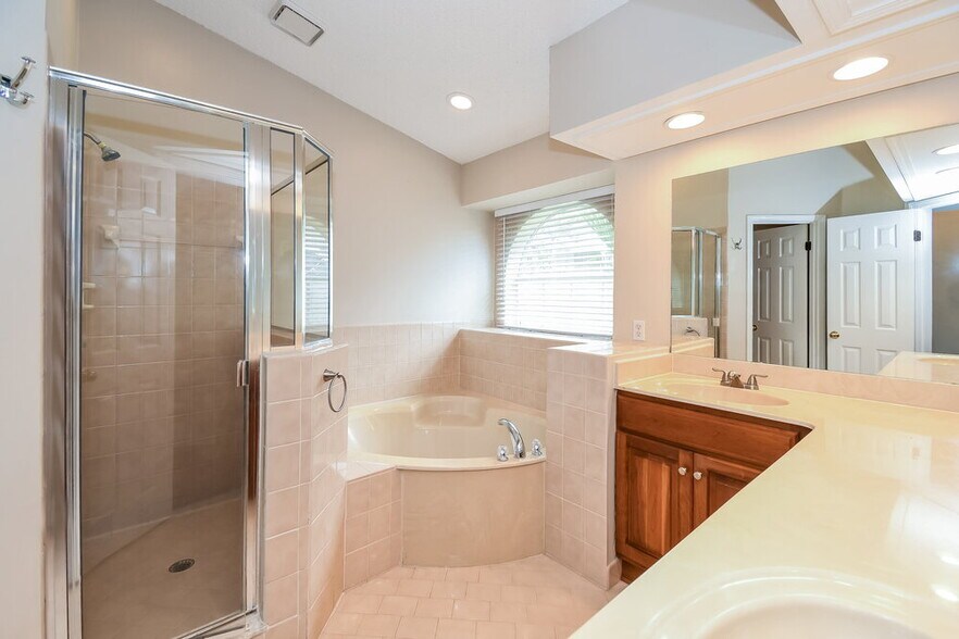 Building Photo - 105 Harbour Island Ct