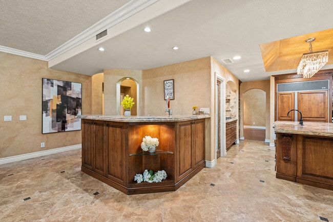 Building Photo - Elegant 5BR Furnished Estate with Pool & G...