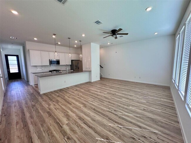 Building Photo - 5410 Holly Hvn Ct